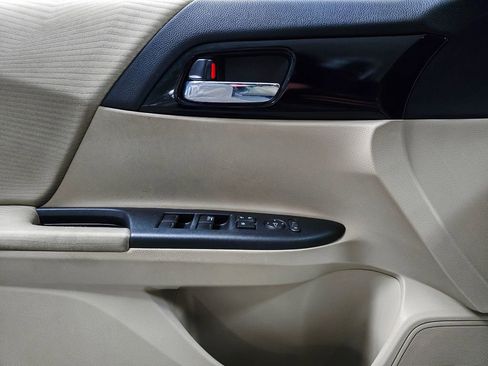 Certified 2017 Honda Accord LX image 16