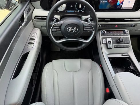 Used 2024 Hyundai Palisade SEL w/ Premium Package FWD image 9