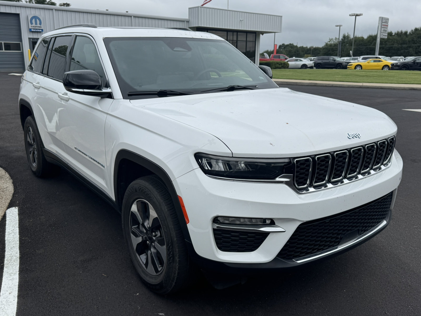 Used 2024 Jeep Grand Cherokee Limited 4xe AWD/4WD image 3