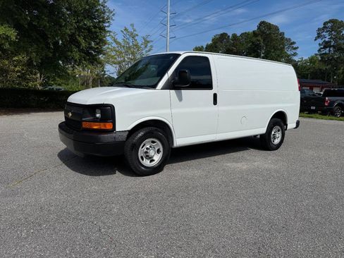 Used 2016 Chevrolet Express 2500 RWD image 28
