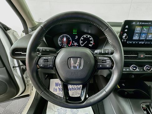 Used 2024 Honda HR-V EX-L image 11