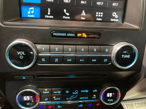 Used 2018 Ford Expedition Max Platinum AWD/4WD image 36
