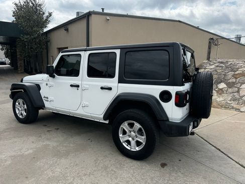 Used 2018 Jeep Wrangler Unlimited Sport S AWD/4WD image 4