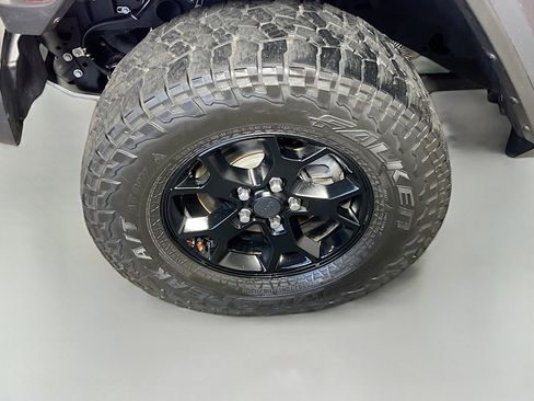 Used 2022 Jeep Gladiator Mojave image 14