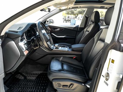 Used 2022 Audi Q8 Premium image 4