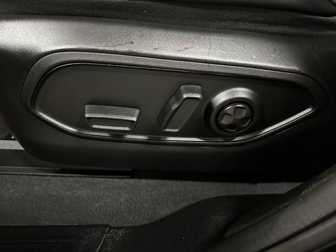 Used 2023 Jeep Grand Cherokee L Laredo AWD/4WD image 18