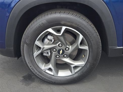 Certified 2024 Chevrolet Trax LT w/ Driver Confidence Package FWD image 24