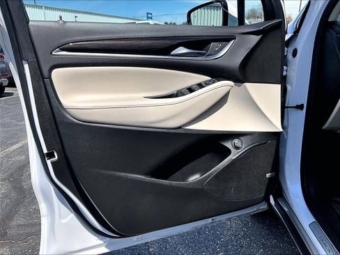 Used 2023 Buick Enclave Essence w/ Experience Buick Package image 9