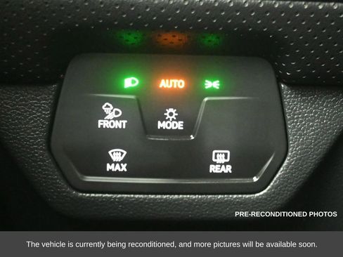 Used 2024 Volkswagen Atlas Cross Sport SEL Premium R-Line image 28