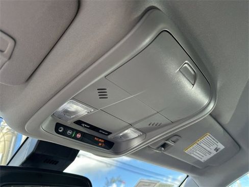 Used 2024 GMC Terrain SLE image 16