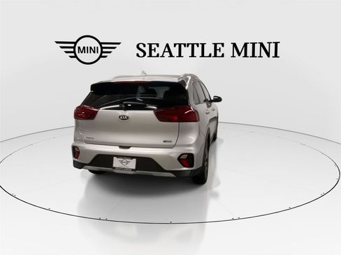 Used 2020 Kia Niro EX FWD image 10