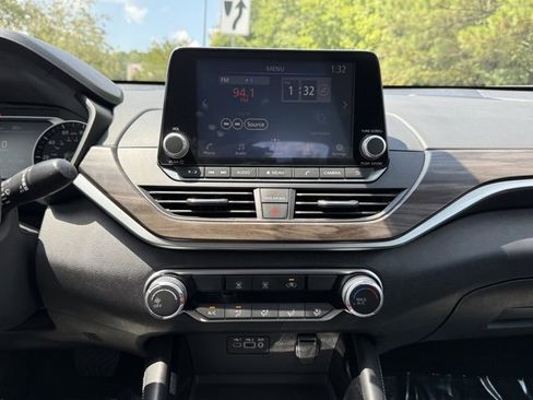Used 2023 Nissan Altima 2.5 SV image 18