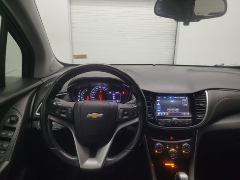 Used 2019 Chevrolet Trax LT w/ LT Convenience Package FWD image 22