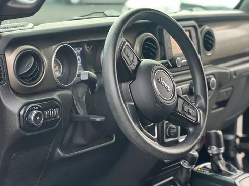 Used 2018 Jeep Wrangler Unlimited Sport AWD/4WD image 16