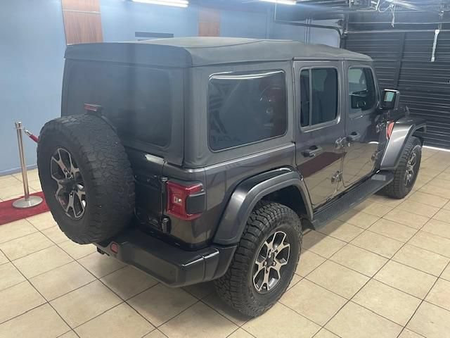 Used 2018 Jeep Wrangler Unlimited Sahara AWD/4WD image 2