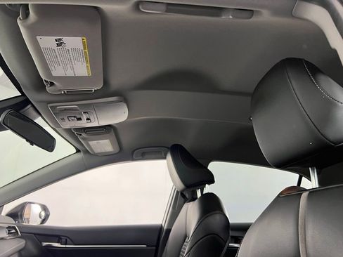 Used 2022 Toyota Camry SE image 23