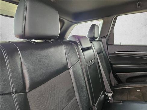 Used 2021 Jeep Grand Cherokee Laredo X AWD/4WD image 17