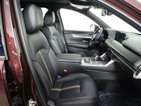 Used 2024 MAZDA CX-90 Plug-In Hybrid w/ Premium Plus image 17