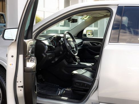 Used 2021 Chevrolet Traverse Premier AWD/4WD image 30