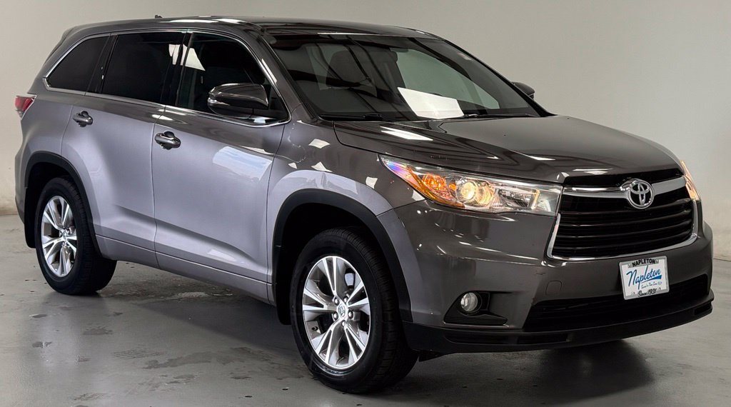 Used 2015 Toyota Highlander LE AWD/4WD image 6