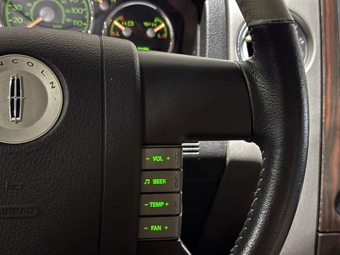 Used 2006 Lincoln Mark LT 4x4 image 11