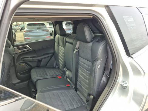 New 2026 Mitsubishi Outlander SE image 44