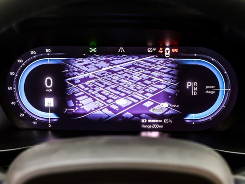 Used 2024 Volvo XC40 Recharge Ultimate image 18