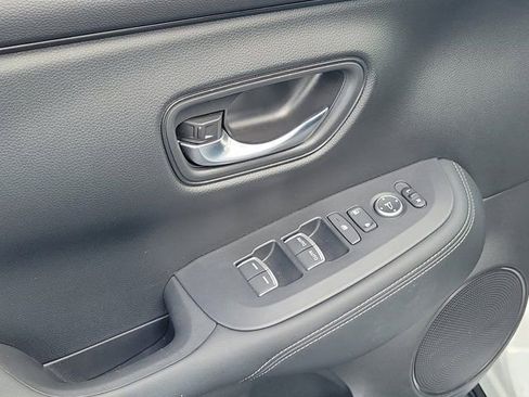 Certified 2024 Honda HR-V EX-L image 19