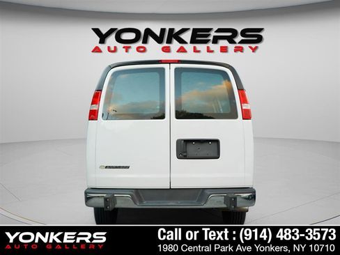 Used 2024 Chevrolet Express 2500 w/ Driver Convenience Package image 6