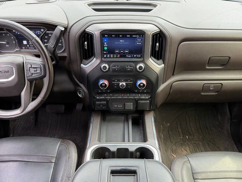 Used 2022 GMC Sierra 1500 Denali w/ Denali Premium Package image 11