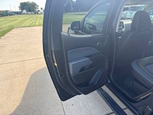 Used 2017 Chevrolet Colorado Z71 w/ Z71 Midnight Edition AWD/4WD image 14