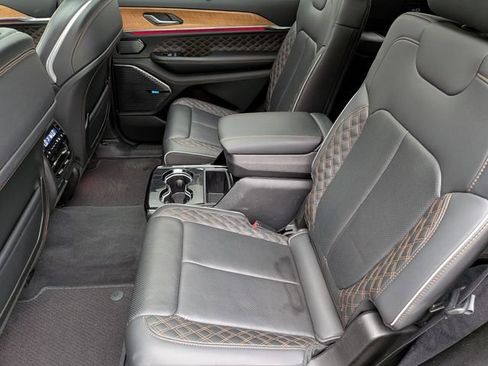 Used 2024 Jeep Grand Cherokee L Summit AWD/4WD image 22