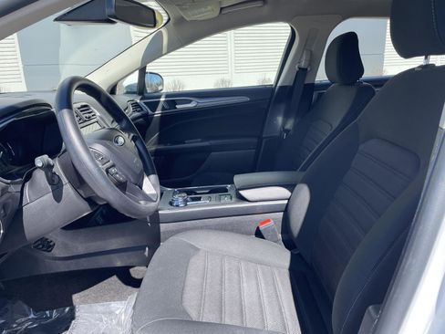 Used 2020 Ford Fusion SE image 17