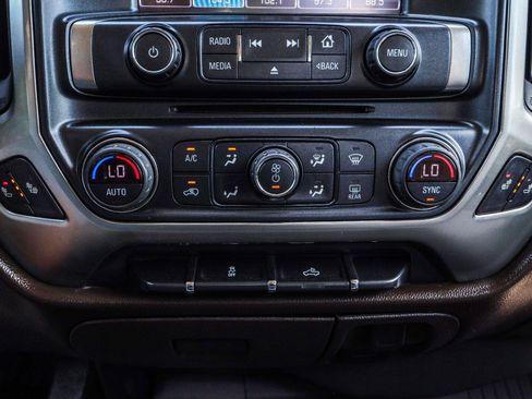 Used 2018 Chevrolet Silverado 1500 LT w/ All Star Edition AWD/4WD image 10