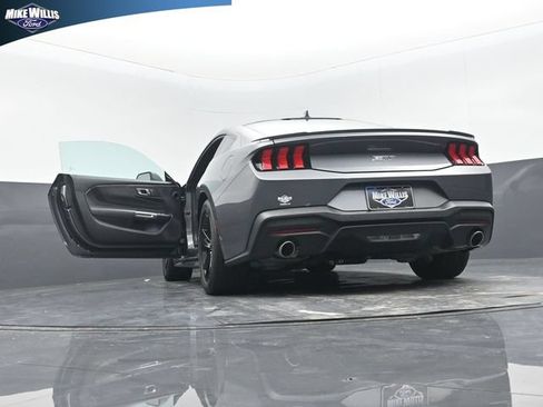 Used 2025 Ford Mustang GT RWD image 30
