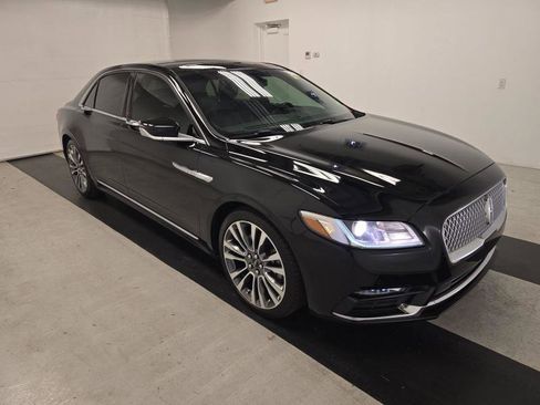 Used 2017 Lincoln Continental Select image 3