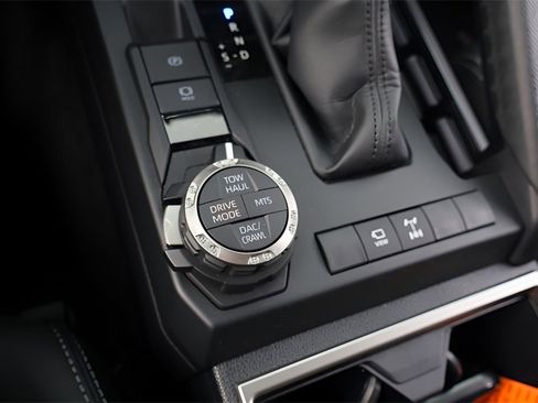 Certified 2025 Toyota 4Runner TRD Off-Road Premium image 29