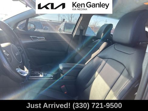 Certified 2025 Kia Sportage EX image 11