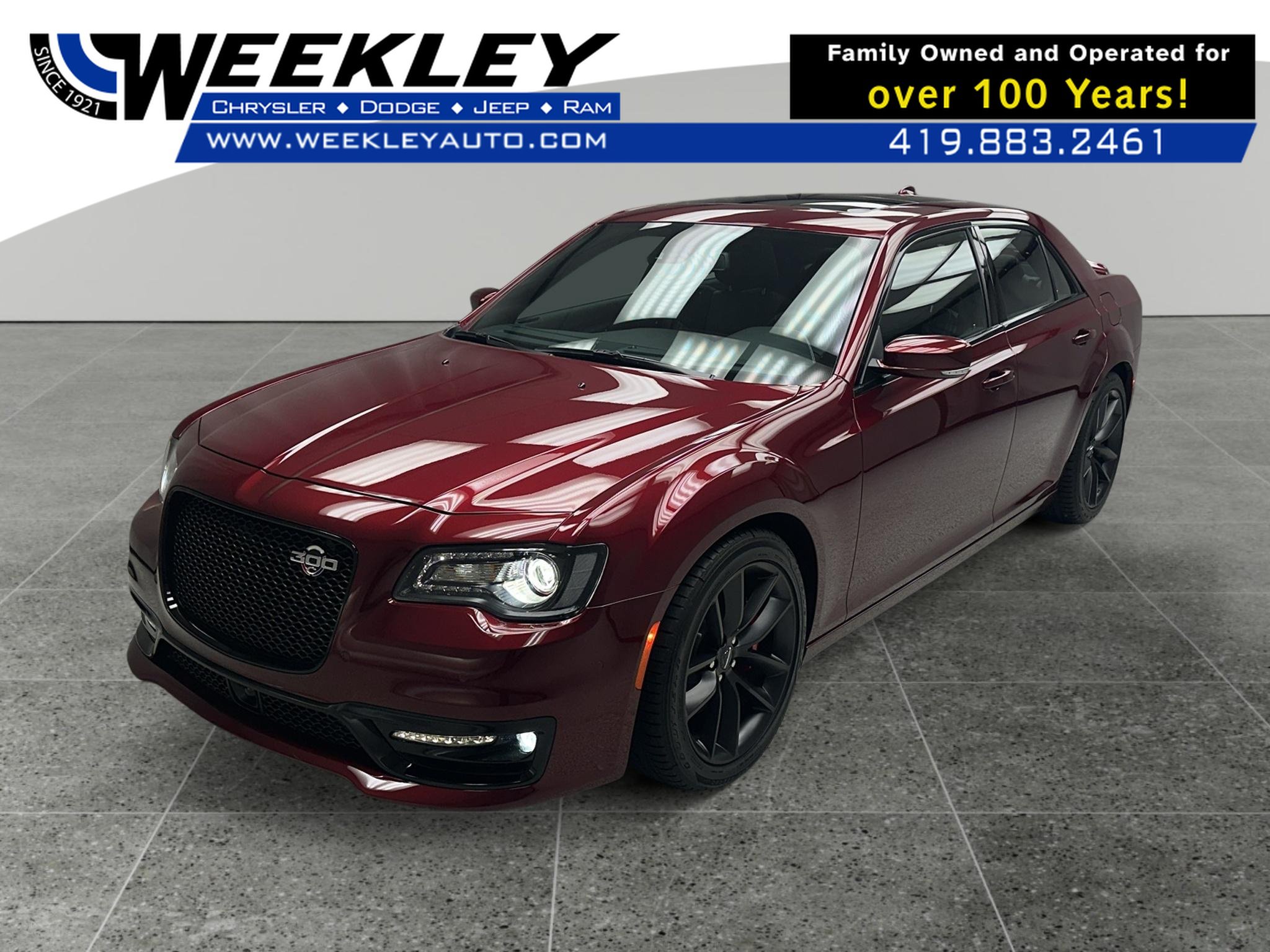 Used 2023 Chrysler 300 C RWD image 1