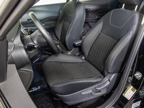 Used 2022 Nissan Kicks S FWD image 19