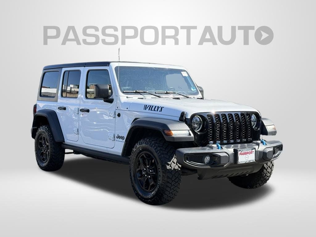 Used 2023 Jeep Wrangler Unlimited w/ Cold Weather Group AWD/4WD image 4