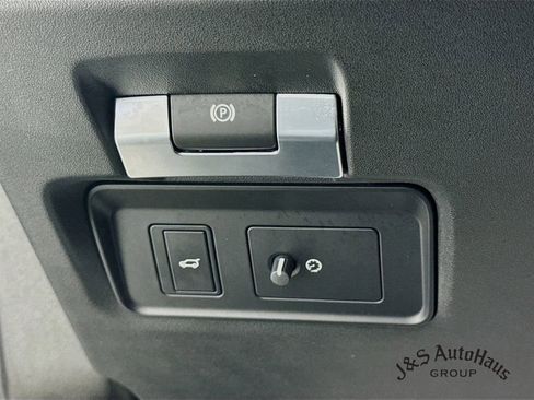 Used 2022 Land Rover Discovery Sport S image 10