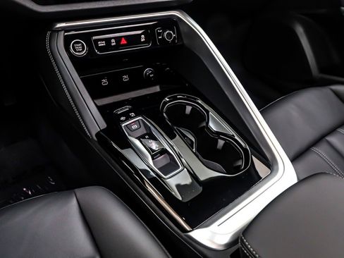 New 2025 Audi Q5 Premium image 6
