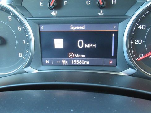 Used 2024 GMC Terrain SLT w/ Infotainment Package II image 35