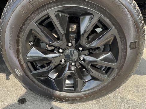 Certified 2022 Chevrolet Silverado 1500 Custom AWD/4WD image 12