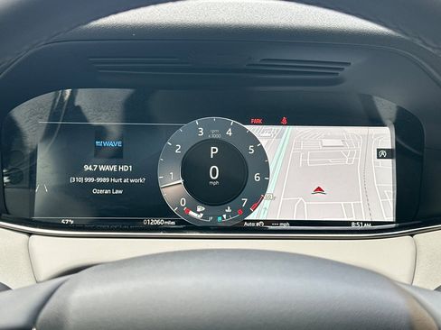 Used 2025 Land Rover Range Rover Evoque Dynamic SE image 30