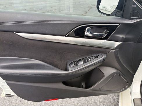 Used 2016 Nissan Maxima SR image 13