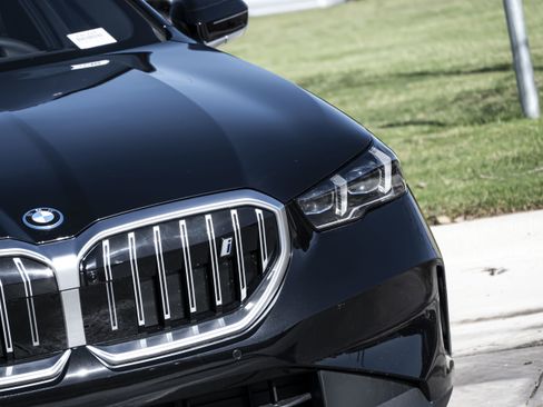 New 2026 BMW i5 eDrive40 image 7