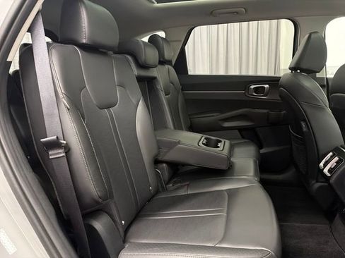 Certified 2024 Kia Sorento S w/ Panoramic Sunroof Package FWD image 27