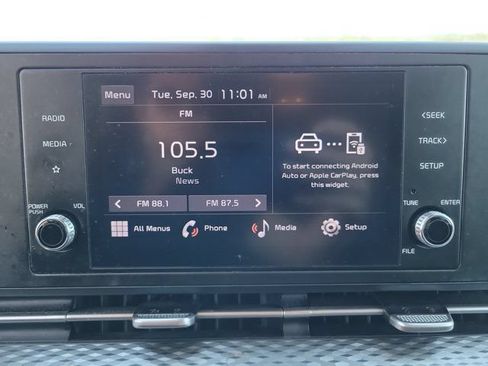 Used 2023 Kia Carnival LX FWD image 20